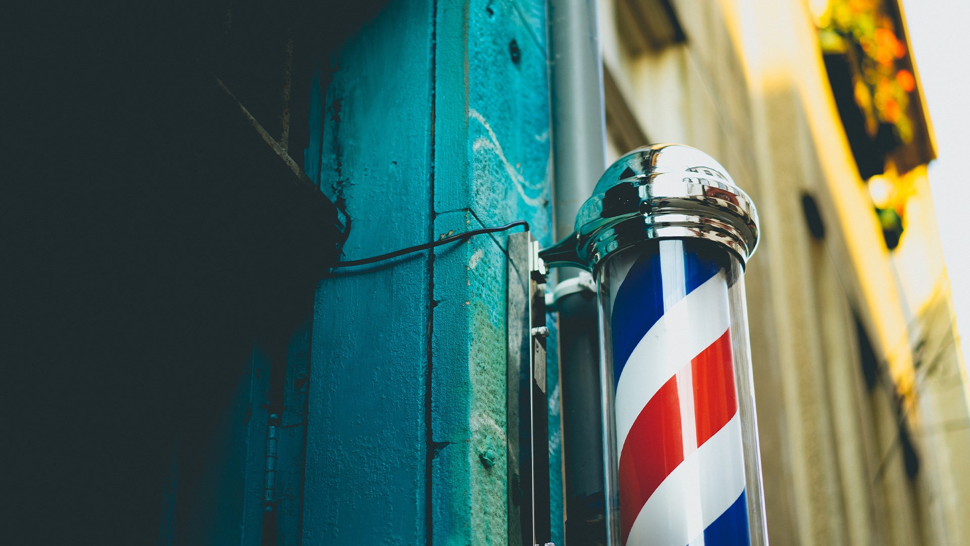 why-are-barber-poles-red-white-and-blue-texas-barber-college